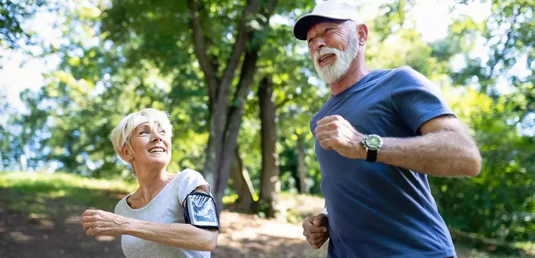 woman-and-man-running-wide